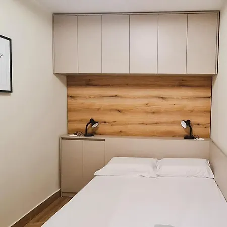 2v1 - Center 4 公寓